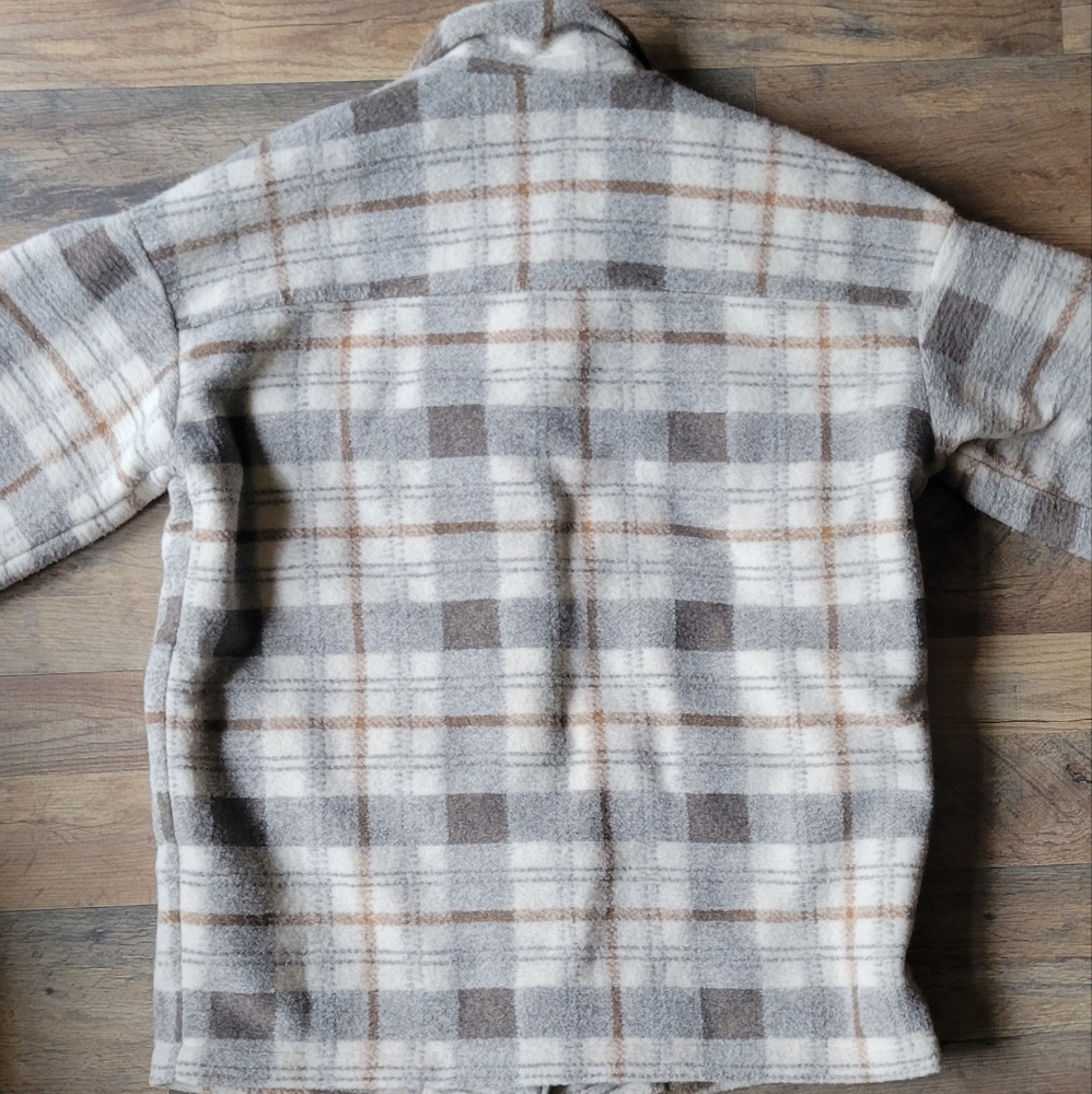 Universal Thread Oversized Shacket Medium - image 4